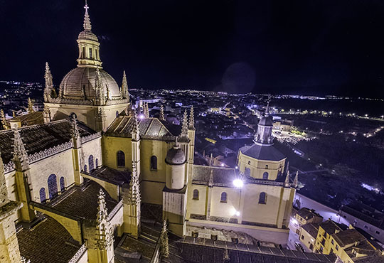 phoca thumb s vistas nocturna campanario